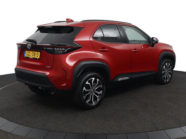 Toyota YARIS Cross 1.5 Hybrid 115 First Edition | Stoel en stuurwielverwarming | Parkeersensoren Rondom | Dodehoek Detectie | Navigatie |