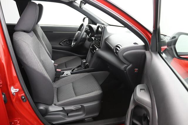 Toyota YARIS Cross 1.5 Hybrid 115 First Edition | Stoel en stuurwielverwarming | Parkeersensoren Rondom | Dodehoek Detectie | Navigatie |