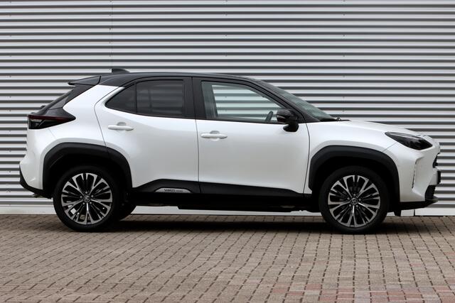 Toyota YARIS Cross 1.5 Hybrid Executive Bi-Tone 7.980 Km.