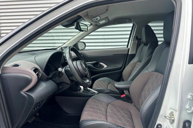 Toyota YARIS Cross 1.5 Hybrid Executive Bi-Tone 7.980 Km.