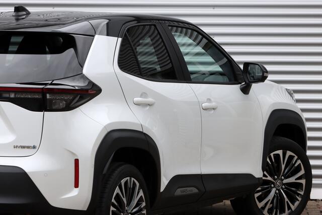Toyota YARIS Cross 1.5 Hybrid Executive Bi-Tone 7.980 Km.