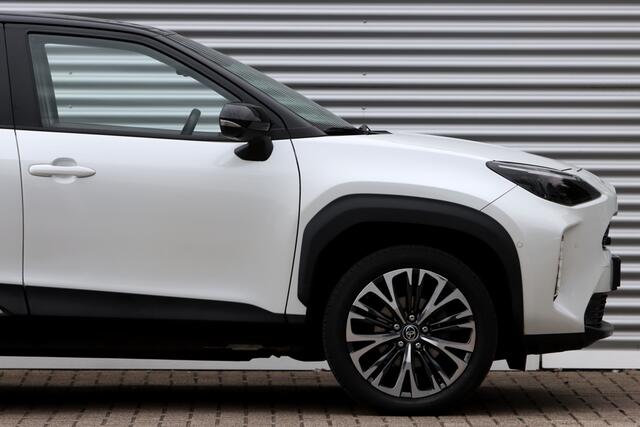 Toyota YARIS Cross 1.5 Hybrid Executive Bi-Tone 7.980 Km.