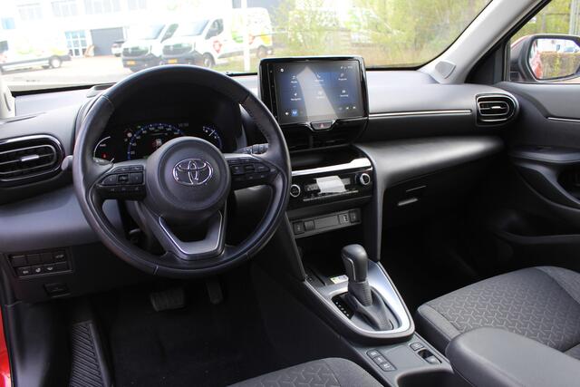 Toyota YARIS Cross 1.5 Hybrid Dynamic Plus | Rijklaar | Blind Spot | Head Up | Sensoren v+a | El.klep | Stoel-/stuurverw. | LED | Apple/Android