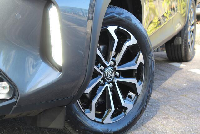 Toyota YARIS Cross 1.5 Hybrid 115 Dynamic Comfort Pack | Rijklaar | Blind Spot | Sensoren v+a | Apple/Android | Stoel-/stuurverw. | Navi | LED | Keyless