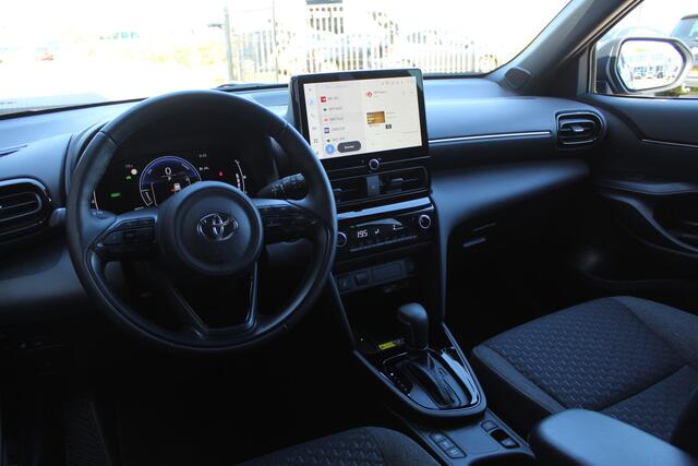 Toyota YARIS Cross 1.5 Hybrid 115 Dynamic Comfort Pack | Rijklaar | Blind Spot | Sensoren v+a | Apple/Android | Stoel-/stuurverw. | Navi | LED | Keyless