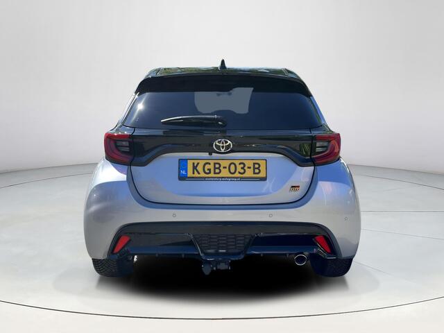 Toyota YARIS 1.5 Hybrid 130 GR SPORT | Trekhaak | Stoel- + stuurverwarming | Dode hoek detectie | Carplay |
