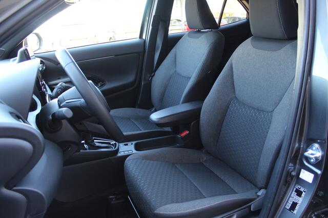 Toyota YARIS Cross 1.5 Hybrid 115 Dynamic Plus | Rijklaar | Apple/Android | Adap Cruise | Stoel-/Stuurverw. | Adap.cruise | Navi | LED | Keyless