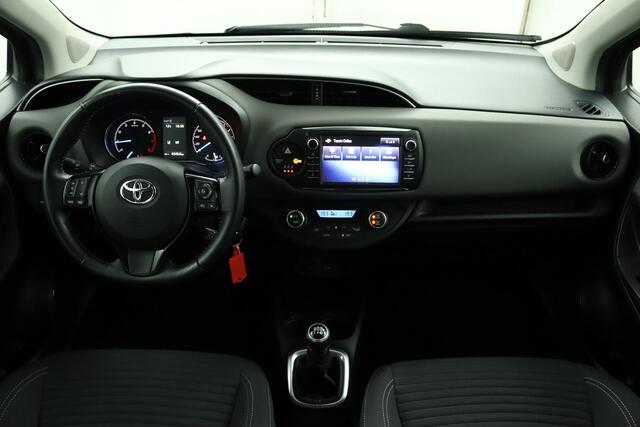 Toyota YARIS 1.0 VVT-i Energy | Airco | Achteruitrijcamera | Trekhaak | Climate Control | Cruise Control |