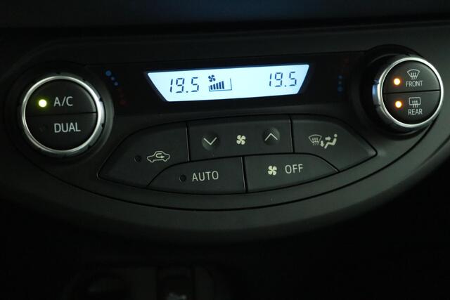 Toyota YARIS 1.0 VVT-i Energy | Airco | Achteruitrijcamera | Trekhaak | Climate Control | Cruise Control |