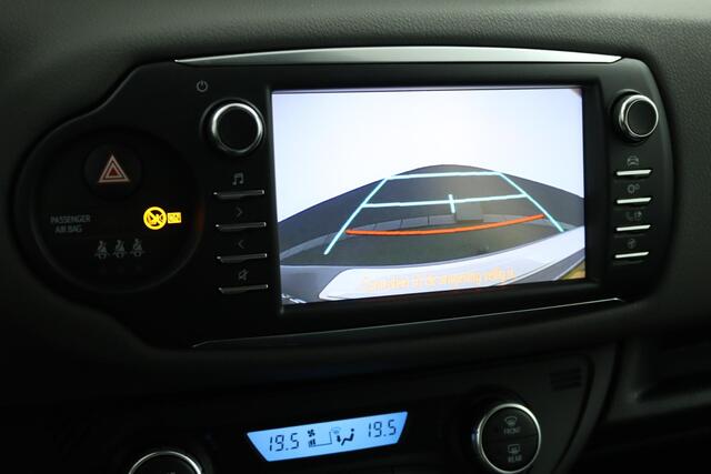 Toyota YARIS 1.0 VVT-i Energy | Airco | Achteruitrijcamera | Trekhaak | Climate Control | Cruise Control |