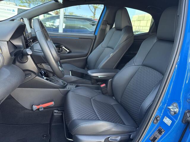 Toyota YARIS 1.5 Hybrid 130 Launch Edition **DODEHOEK DETECTIE/ STUURVERWARMING/ PARKEERSENSOREN**