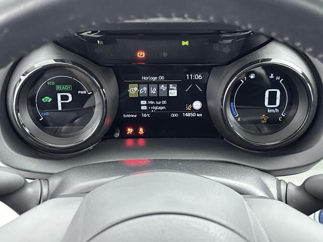 Toyota YARIS 1.5 Hybrid Executive | panoramadak | lichte Binnenbekleding | keyless entry |