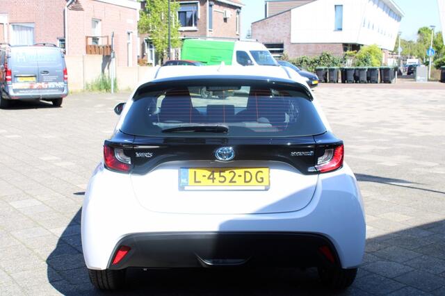 Toyota YARIS 1.5 Hyb. Active