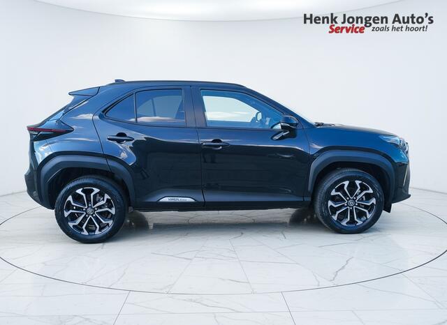 Toyota YARIS Cross 1.5 Hybrid 115 First Edition Rijklaar + Fabrieksgarantie Henk Jongen Auto's in Helmond, al 50 jaar service zoals 't hoort!