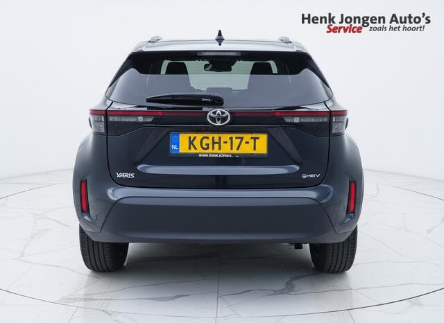 Toyota YARIS Cross 1.5 Hybrid 115 First Edition Rijklaar + Fabrieksgarantie Henk Jongen Auto's in Helmond, al 50 jaar service zoals 't hoort!