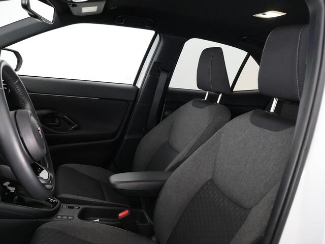 Toyota YARIS Cross 1.5 Hybrid 115 Dynamic | Stuur-/Stoelverwarming | Draadloze telefoonlader | Adaptieve Cruise Control |