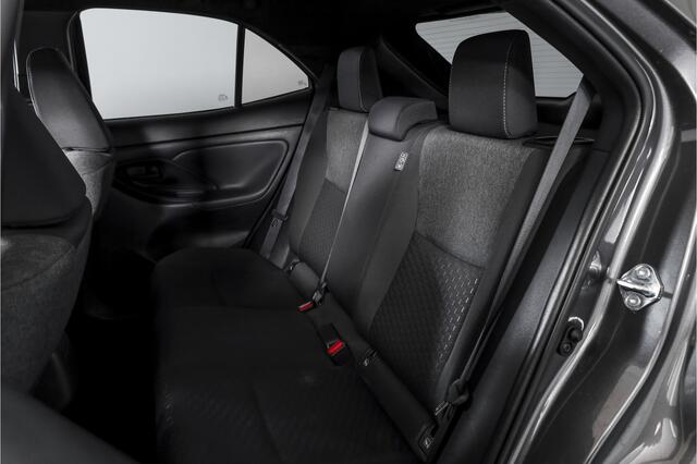Toyota YARIS Cross 1.5 Hybrid 115 Dynamic | Dig.Cockpit | Adapt.Cruise | Stoel-+stuurverwarming | Camera | PDC | NAV+App.Connect | Auto.Airco | LM 17" | 6966