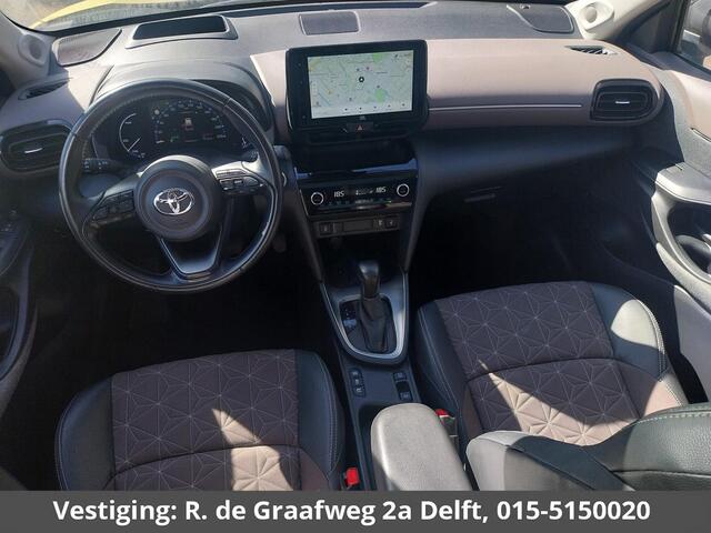 Toyota YARIS Cross 1.5 Hybrid Executive Bi-Tone | Panoramadak | Dodehoek Detectie | HUD | Navigatie