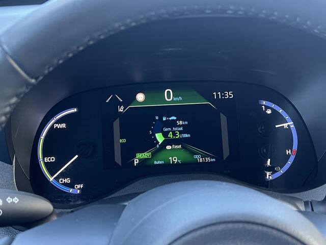 Toyota YARIS Cross 1.5 Hybrid Dynamic | All Season | Adaptive Cruise