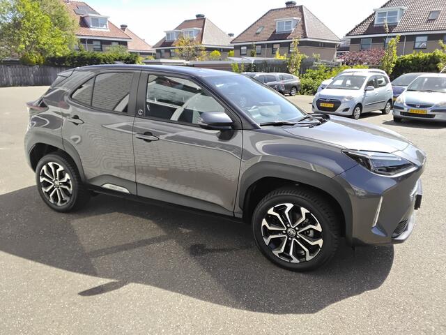 Toyota YARIS Cross 1.5 Hybrid style All season banden*BSM*