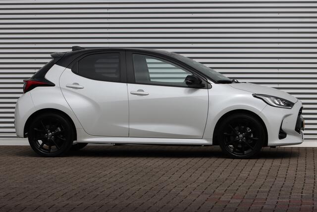 Toyota YARIS 1.5 Hybrid Executive Bi-Tone JBL / HUD