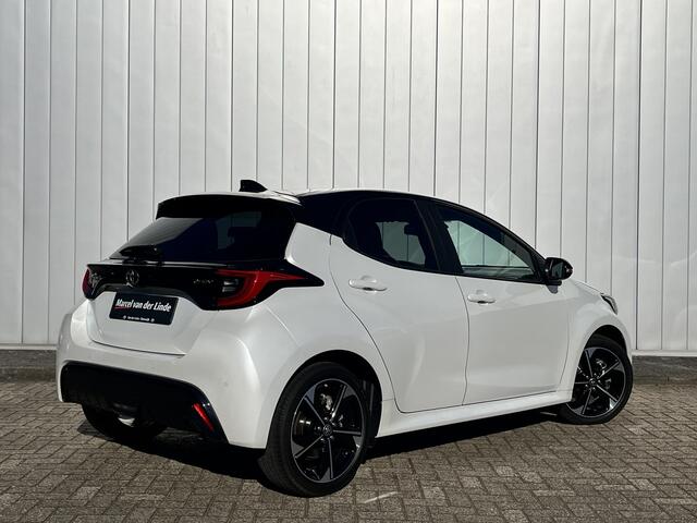 Toyota YARIS 1.5 Hybrid 130 Launch Edition HUD Parkeer en Dodehoek Sensoren Stoel Stuur Verwarming