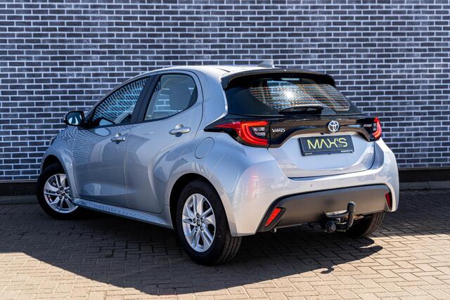 Toyota YARIS 1.5 Hybrid Active | Trekhaak | Stoelverwarming | Achteruitrijcamera | Parkeersensoren voor en achter | Lichtmetalen Velgen 16 inch | Climate Control | Apple Carplay | Android Auto