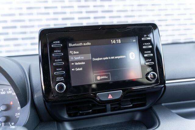Toyota YARIS 1.5 Hybrid Active | Trekhaak | Stoelverwarming | Achteruitrijcamera | Parkeersensoren voor en achter | Lichtmetalen Velgen 16 inch | Climate Control | Apple Carplay | Android Auto