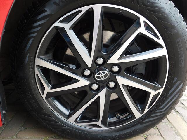 Toyota YARIS 1.5 Hybrid Dynamic | Navi