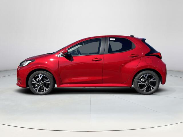 Toyota YARIS 1.5 Hybrid 115 Dynamic | Emotional red parelmoer | Nieuw uit voorraad leverbaar |