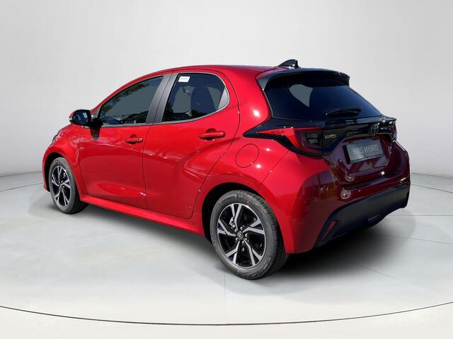 Toyota YARIS 1.5 Hybrid 115 Dynamic | Emotional red parelmoer | Nieuw uit voorraad leverbaar |