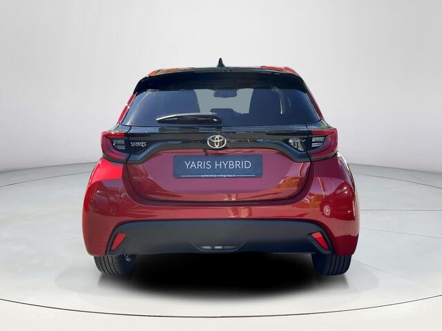 Toyota YARIS 1.5 Hybrid 115 Dynamic | Emotional red parelmoer | Nieuw uit voorraad leverbaar |
