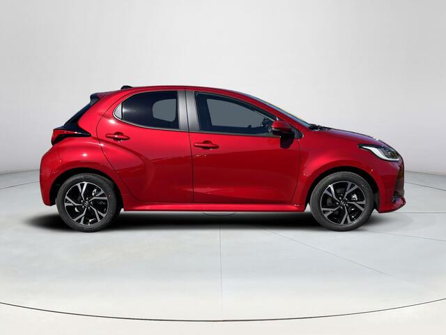 Toyota YARIS 1.5 Hybrid 115 Dynamic | Emotional red parelmoer | Nieuw uit voorraad leverbaar |
