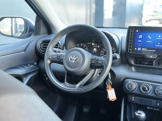 Toyota YARIS 1.5 VVT-i Style / Facelift / Apple carplay / Privacy glass
