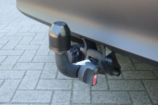 Toyota YARIS 1.5 Hybrid, All-Season, PDC Rondom, Trekhaak, CarPlay/Android etc.