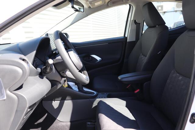 Toyota YARIS 1.5 Hybrid 115 Active, Nieuw en direct leverbaar met ¤3.500,- voordeel!