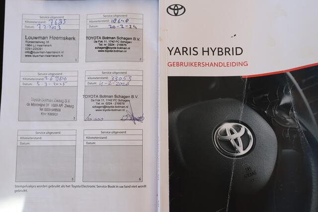 Toyota YARIS 1.5 Hybrid Active Dealeronderhouden! Orig. NL Achteruitrijcamera/Apple carplay/Adaptieve Cruise control/Lane assist/Climate control/DAB/Bluetooth