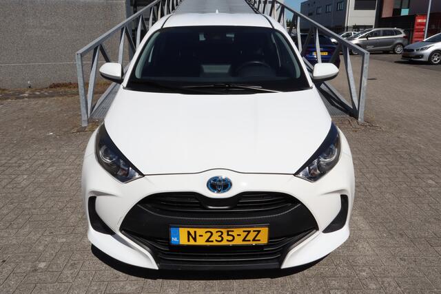 Toyota YARIS 1.5 Hybrid Active Dealeronderhouden! Orig. NL Achteruitrijcamera/Apple carplay/Adaptieve Cruise control/Lane assist/Climate control/DAB/Bluetooth