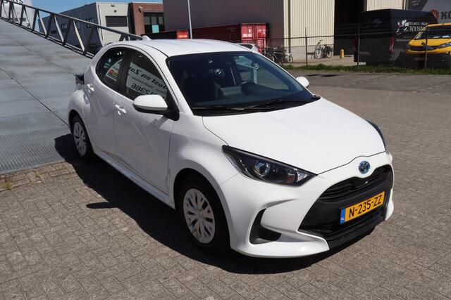 Toyota YARIS 1.5 Hybrid Active Dealeronderhouden! Orig. NL Achteruitrijcamera/Apple carplay/Adaptieve Cruise control/Lane assist/Climate control/DAB/Bluetooth
