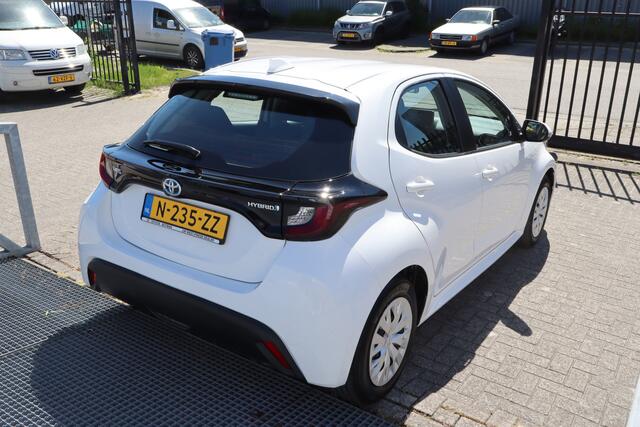 Toyota YARIS 1.5 Hybrid Active Dealeronderhouden! Orig. NL Achteruitrijcamera/Apple carplay/Adaptieve Cruise control/Lane assist/Climate control/DAB/Bluetooth