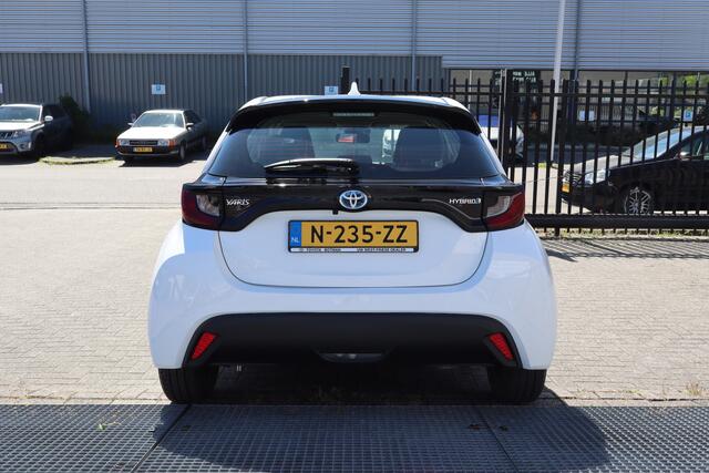 Toyota YARIS 1.5 Hybrid Active Dealeronderhouden! Orig. NL Achteruitrijcamera/Apple carplay/Adaptieve Cruise control/Lane assist/Climate control/DAB/Bluetooth