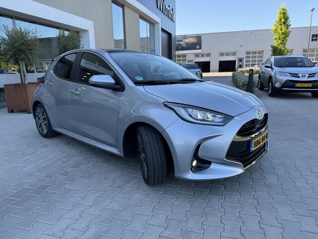 Toyota YARIS 1.5 Hyb. 130 Executive | Panoramadak | Trekhaak | JBL | Blindspo