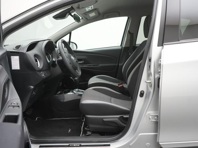 Toyota YARIS 1.5 Hybrid Y20 Exclusive Edition | Perkeersensoren achter | Navigatie | Bluetooth