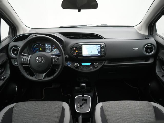 Toyota YARIS 1.5 Hybrid Y20 Exclusive Edition | Perkeersensoren achter | Navigatie | Bluetooth