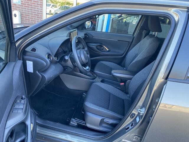 Toyota YARIS Cross 1.5 Hybrid 115 First Edition Trekhaak 18 Inch