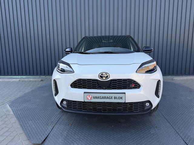 Toyota YARIS Cross 1.5 Hybrid GR Sport / Bi tone | 360 camera | JBL | Head-up | Rijklaar!!!
