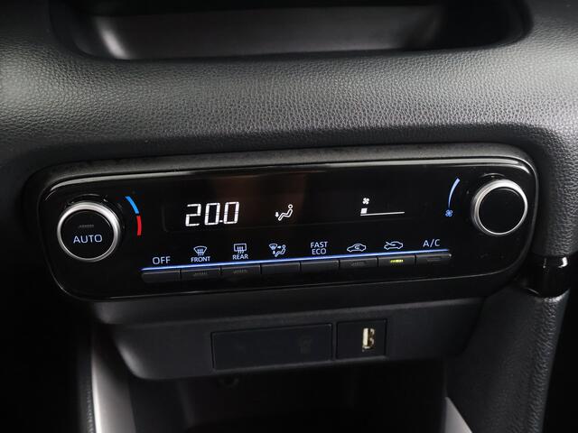 Toyota YARIS 1.5 Hybrid Dynamic I Adaptive cruisecontrol I LM velg