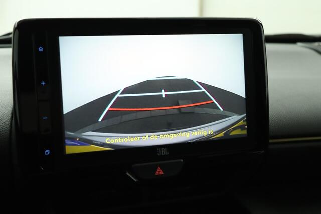 Toyota YARIS Cross 1.5 Hybrid Adventure | Trekhaak | Head Up Display | JBL Audio | Stoel en Stuurverwarming |