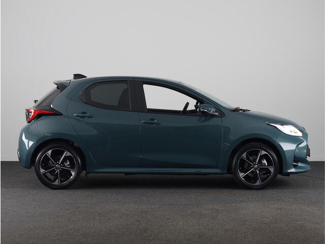 Toyota YARIS 1.5 Hybrid 130 Executive *NIEUW* | Direct leverbaar! | Metaallak | MY2025