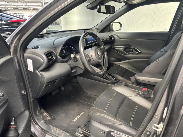 Toyota YARIS Cross 1.5 Hybrid Launch Edition Stuur/Stoel en voorruitverwarming, Parkeersensoren, trekhaak zeer luxe!